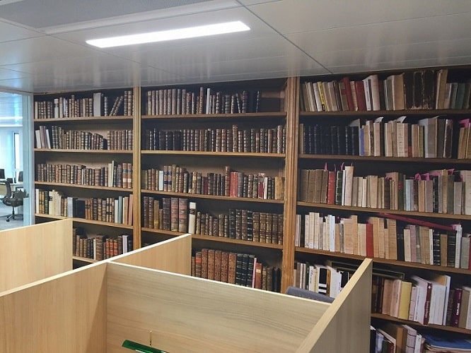 COMATEF - Tapisserie en un seul lé avec photo de bibliothèque